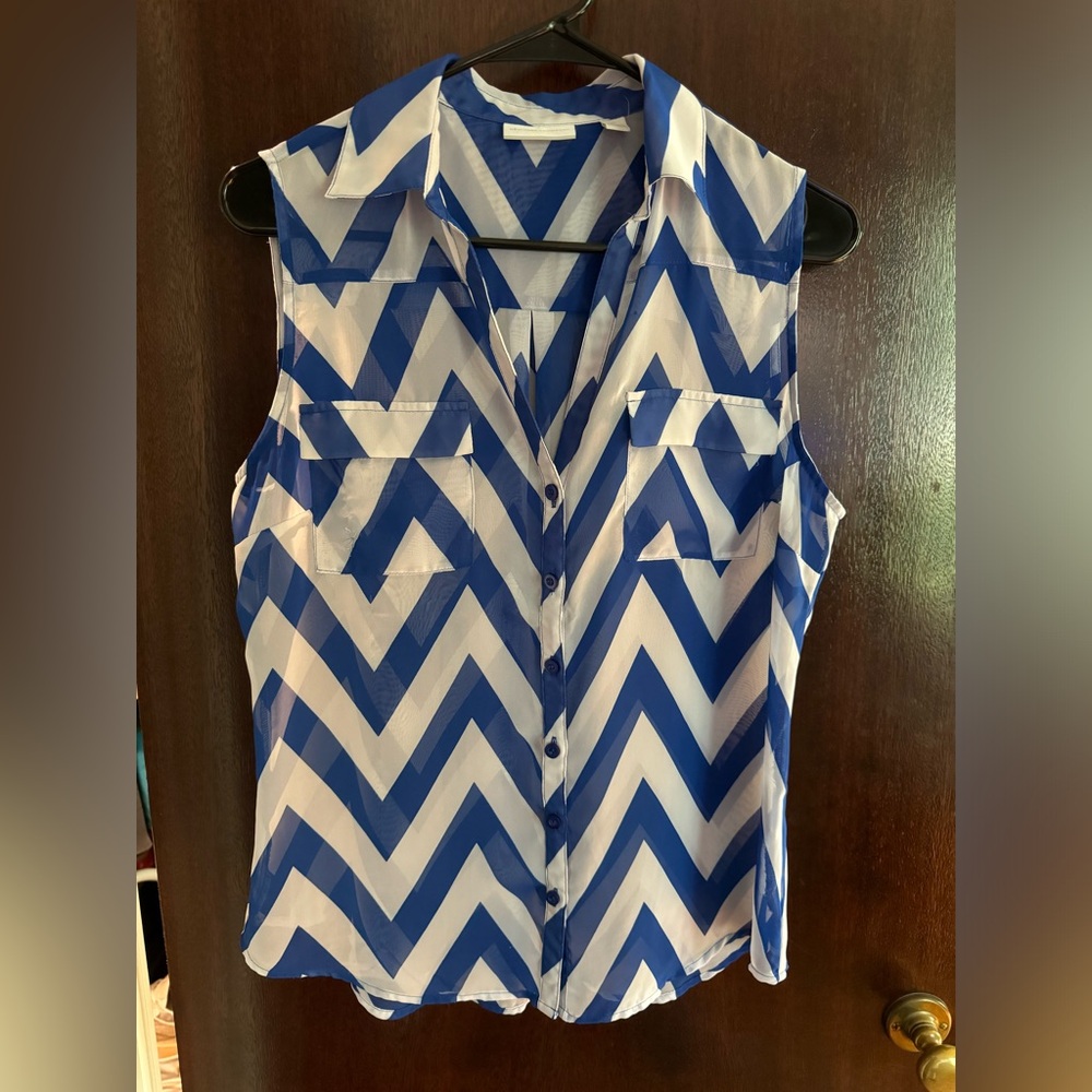 New York & Co Sleeveless blouse